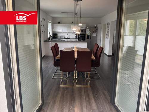 Wohnzimmer - 4 Zimmer Einfamilienhaus zum Kaufen in Garbsen