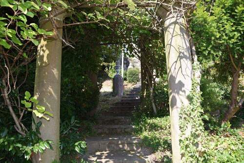 Säulenanlage an Treppe - 