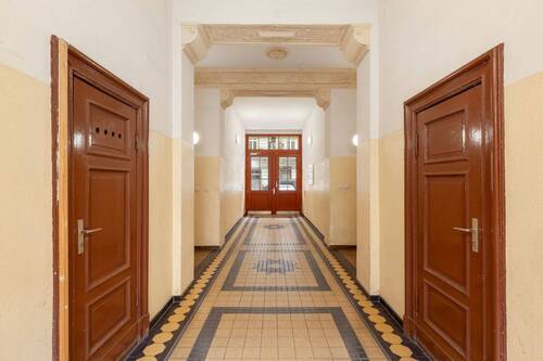 Eingangsbereich Gemeinschaft - 3 Zimmer Etagenwohnung zum Kaufen in Berlin