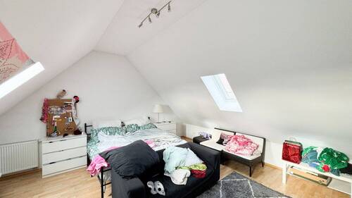 Spitzboden über Garage - 