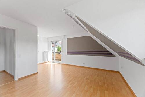OG - Schlafzimmer mit Ausgang Balkon - 