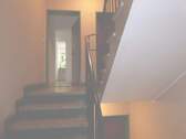 Treppenhaus ebenso - 