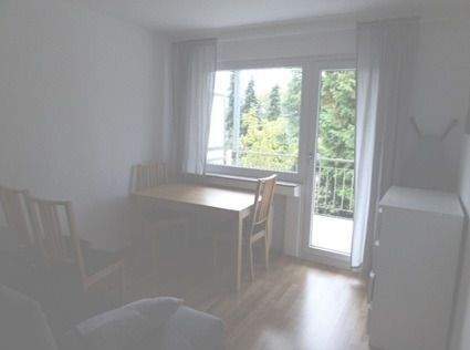 Wohnzimmer - 2 Zimmer Etagenwohnung zur Miete in Düsseldorf