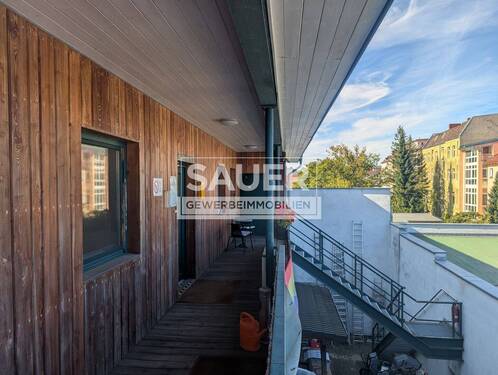 1.OG Gewerbegebäude, Laubengang - ca. 877 m² Senats-Erbbaurecht 