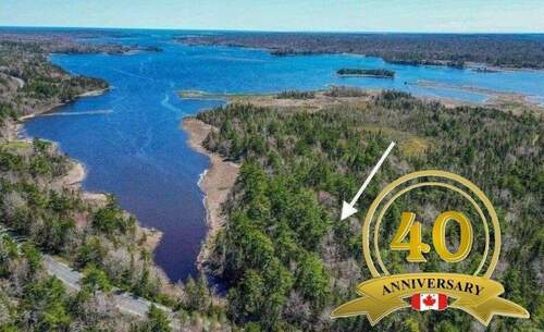 40 Jahre Kanada - Happy Anniversary - +++ 26.325 m² Land direkt am Wasser mit kleiner Bachmündung +++