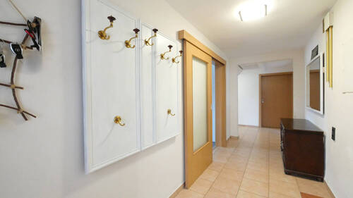 Flur - Einfamilienhaus mit 232,00 m&sup2; in Lippstadt / Lohe zum Kaufen