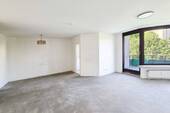 Wohn- und Esszimmer mit Zugang zur Küche - Zuhause sein in Bonn Beul - Familienfreundliche Wohnung mit zwei Balkonen in begehrter Rheinlage