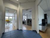 Flur, Blick rechts - Büro mit 138,70 m&sup2; in Leonberg zur Miete