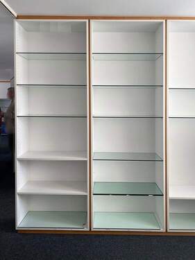 Einbauregale mit Glasböden - 