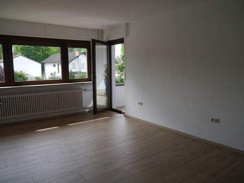 Wo.-Zimmer - Mühlheim, 3-Zi-Whg.-EG, 92m2, G-WC, TGL-Bad, gr.Terrasse und Garten
