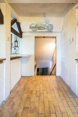 EG: Flur/Kellerabgang - 