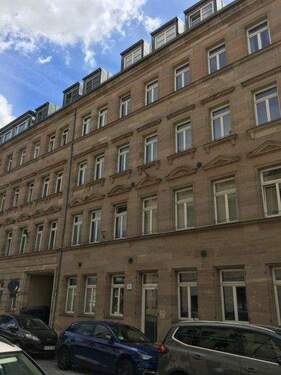 Hausansicht - 2 Zimmer Etagenwohnung zum Kaufen in Fürth