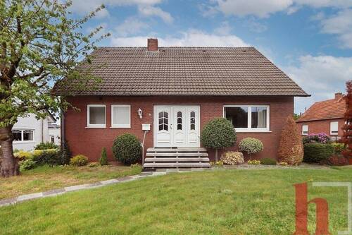 Frontansicht - Einfamilienhaus mit Gestaltungspotenzial in Lohne