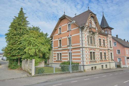 Ansicht - Charmantes Wohnhaus mit historischer Architektur und großem Grundstück