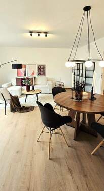 Wohn- Esszimmer - Frisch renoviert, sofort verlieben - Ihr neues Zuhause wartet!