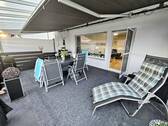 Terrasse überdacht mit Windschutz - 