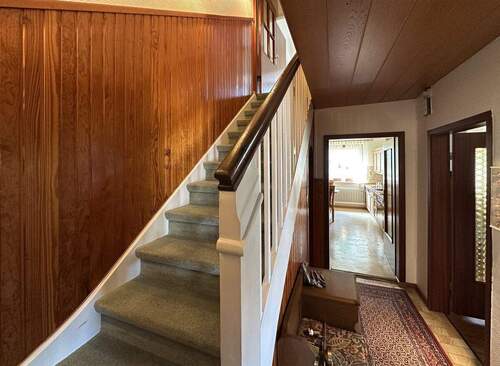 Treppe - Einfamilienhaus mit 160,00 m&sup2; in Hamburg zum Kaufen