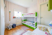 Kinderzimmer mit Zugang Badezimmer - 