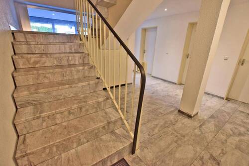 Naturstein Treppenhaus - 