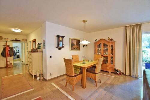 Blick in die Diele - Etagenwohnung mit 95,50 m&sup2; in Essen zum Kaufen