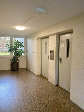 Aufzüge.jpeg - Etagenwohnung in Freiburg im Breisgau zum Kaufen