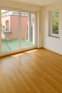 Blick v. Wozi. zur Terrasse - 4 Zimmer Etagenwohnung zum Kaufen in Gauting