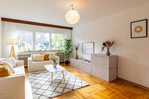 Wohnen - 6 Zimmer Doppelhaushälfte zum Kaufen in Neuss