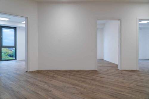 Bereits fertiggestellte Praxisfläche als Vergleich - 