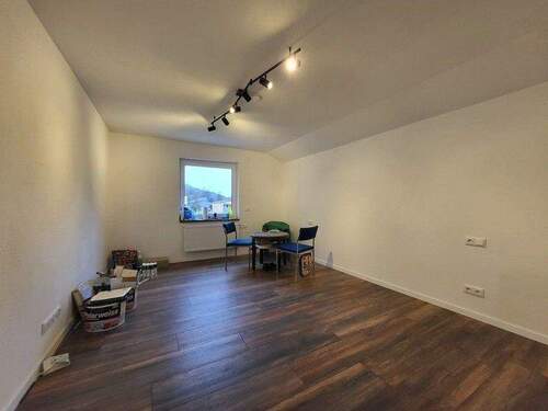 Büro_Gäste - Etagenwohnung mit 144,00 m&sup2; in Pommelsbrunn zur Miete