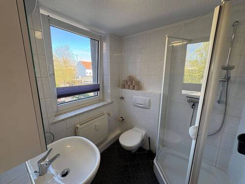 Bad 1. OG Bad freie Wohnung.jpg - 