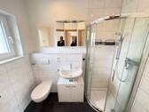 Bad freie Wohnung Anbau Hof.jpg - 