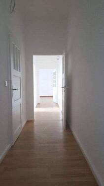 Flur zum Hauptbad und Schlafbereich - 