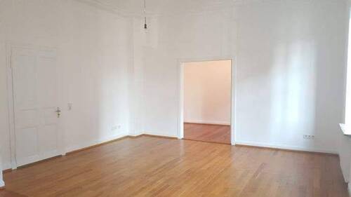 großer Wohnbereich - 5 Zimmer Etagenwohnung zur Miete in Saarbrücken