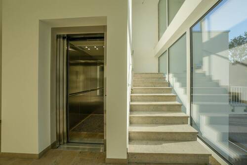 Treppenhaus / Aufzug - 3 Zimmer Etagenwohnung zum Kaufen in Nideggen