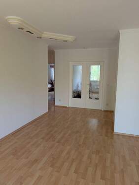 Wohnzimmer (andere Seite) - 