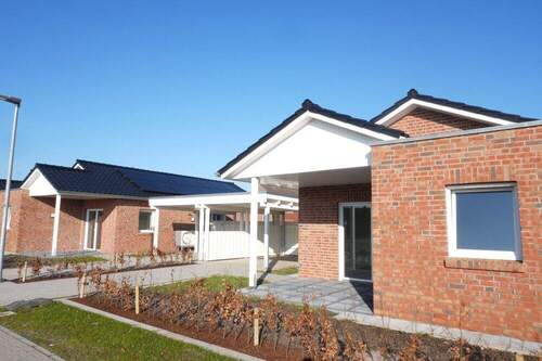 Straßenansicht - Keine Käuferprovision - Doppelhaushälfte mit Garten