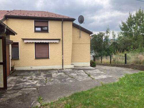 IMG_7142 - Teilsaniertes und kurzfristig beziehbares Einfamilienhaus im Bungalowstil mit Grundstück und Garagen usw. in ruhiger ...