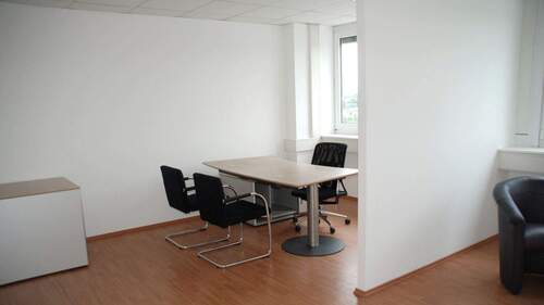 Büroraum 1 - Büro mit 51,00 m&sup2; in Steinbach (Taunus) zur Miete