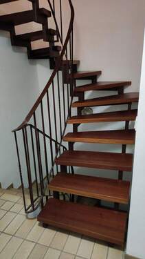 Treppenaufgang zum OG - 