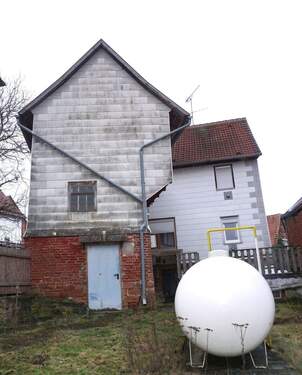 Gartenansicht vom Haus - links kleine Stallung - 