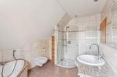 Bad im Obergeschoss - 