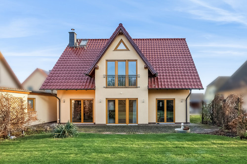 15569 Woltersdorf - Elegantes Haus mit Blick ins Grüne, perfekt für Natur- und Stadtliebhaber, nahe Berlin!