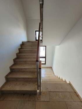 Treppenhaus - Etagenwohnung mit 62,50 m&sup2; in Schwabach zum Kaufen