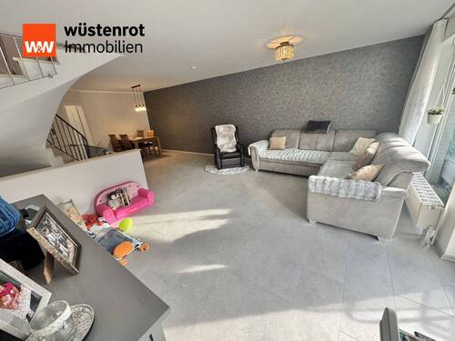 Wohnzimmer - 5 Zimmer Doppelhaushälfte zum Kaufen in Duisburg / Asterlagen
