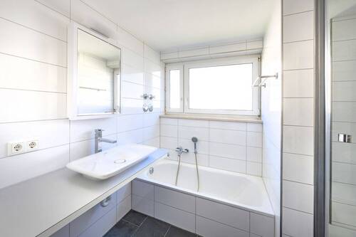 Badezimmer - 2 Zimmer Etagenwohnung in Germering