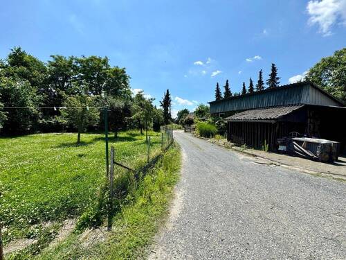 Zufahrt - 1 Zimmer Mehrfamilienhaus, Wohnhaus zum Kaufen in Söhlde
