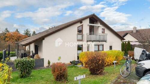 Außenansicht 1 - Moderne Dachgeschosswohnung mit Balkon, Einbauküche und Stellplatz