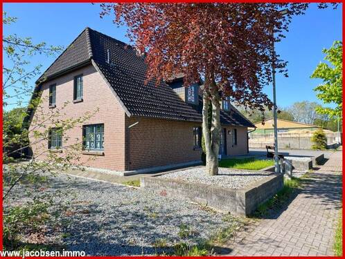Nordwestansicht - 6 Zimmer Mehrfamilienhaus, Wohnhaus in Jübek