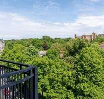 Wohnen mit Blick auf das Maximilianeum! Sanierte 2,5-Zimmer-Wohnung mit zwei Balkonen - sofort frei! - München Altstadt-Lehel