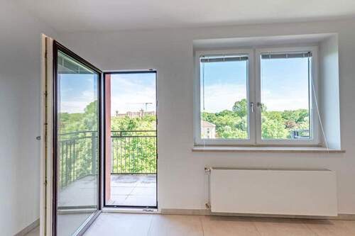 Zugang Ostbalkon - 2 Zimmer Etagenwohnung in München